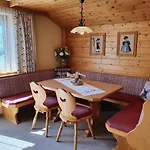 Gaestehaus Tirolergruss 公寓 佩特诺伊阿尔贝格
