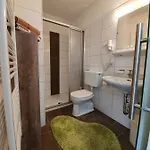 Gaestehaus Tirolergruss بيتنيو آم أرلبرغ