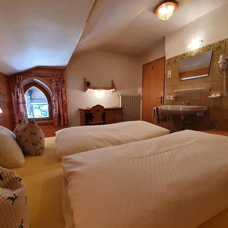 Gaestehaus Tirolergruss 佩特诺伊阿尔贝格