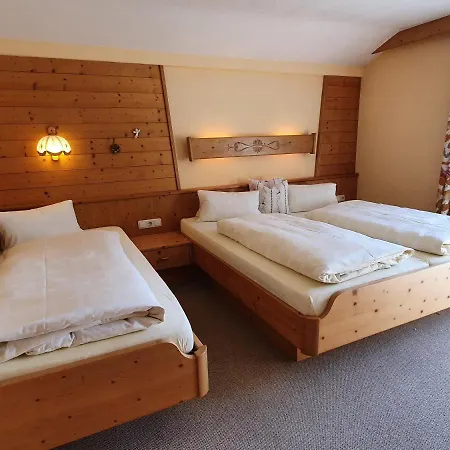 Gaestehaus Tirolergruss * Pettneu am Arlberg