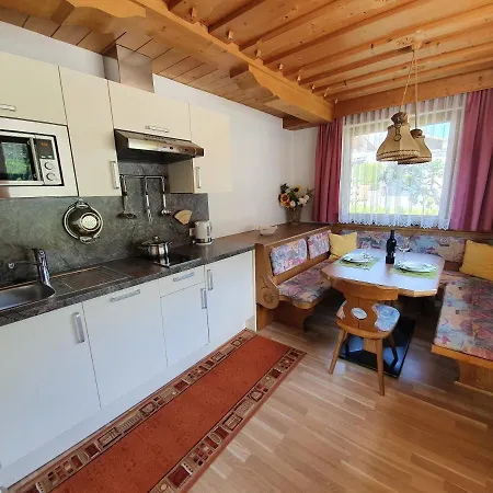 Gaestehaus Tirolergruss Apartmán Pettneu am Arlberg