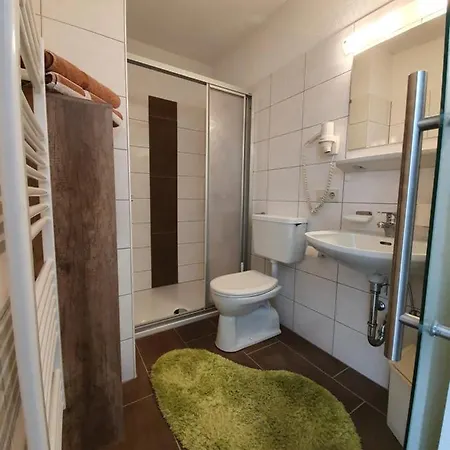 Gaestehaus Tirolergruss פרטנאו